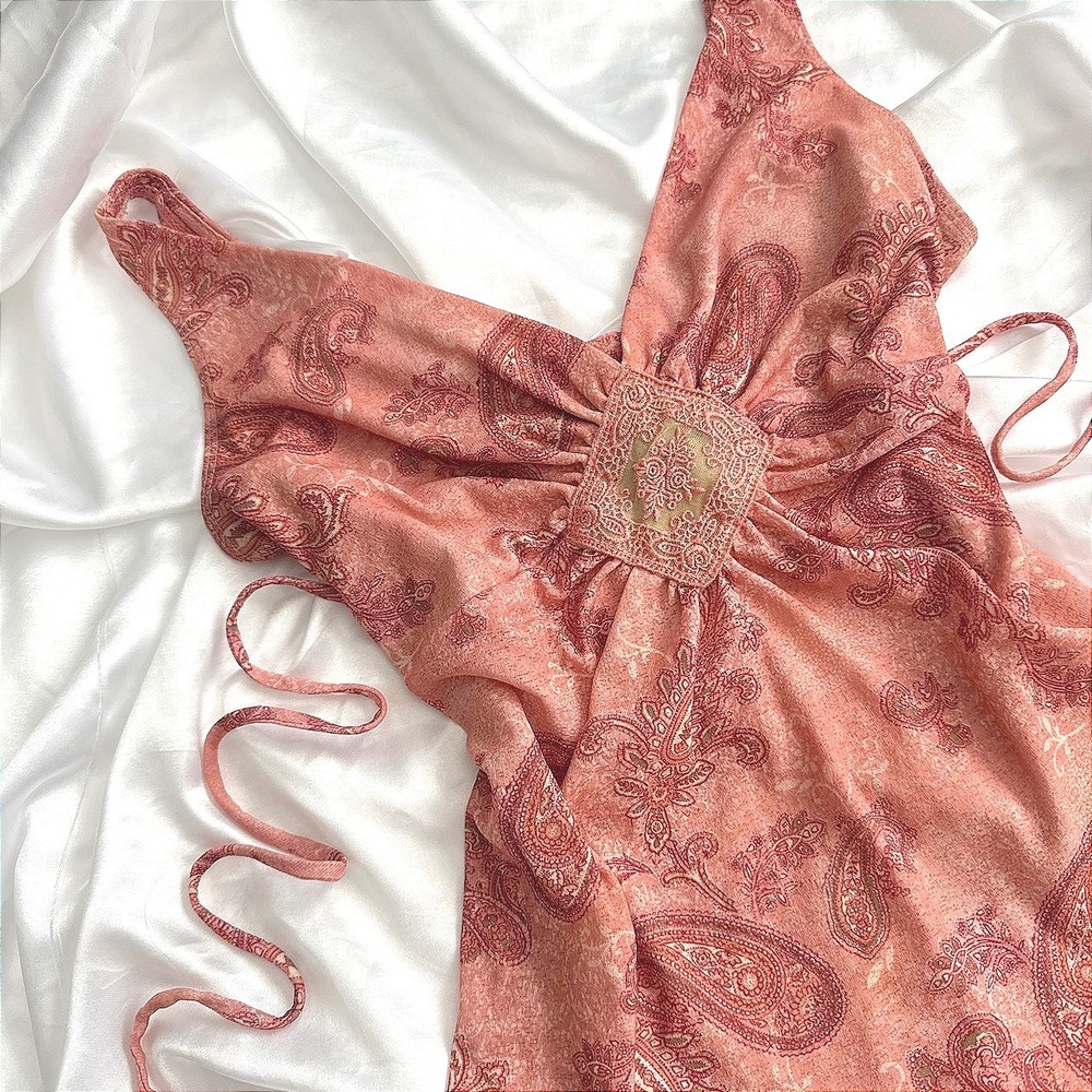 No Boundaries Pink Paisley V-Neck Cami Top with Center Medallion Small 3/5